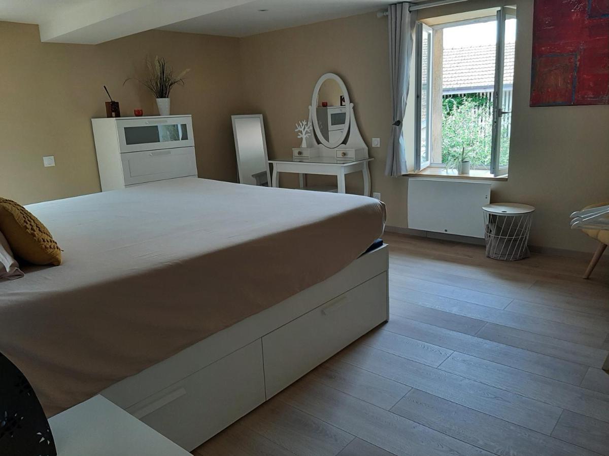 Logement Confortable Dans Residence Privee A Amplepuis Kültér fotó
